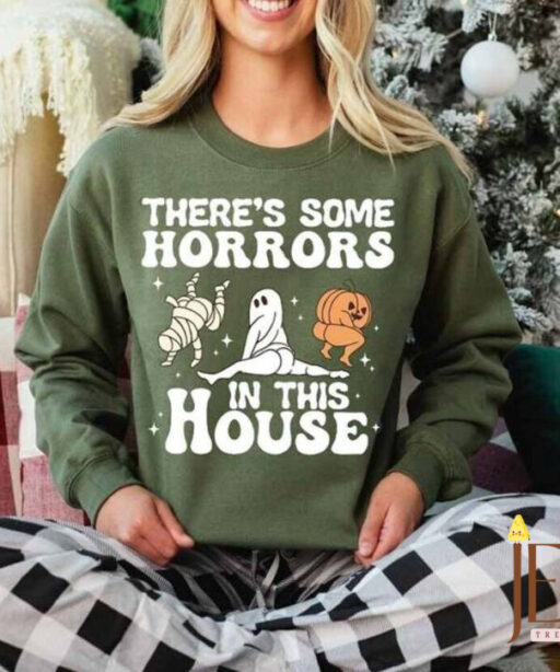 Funny There's Some Horrors In This House Sweatshirt, Retro Halloween Women Sweater, Funny Pumpkin Shirt, Spooky Season Sweatshirt