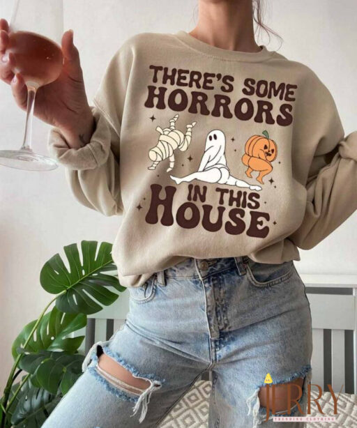 Funny There's Some Horrors In This House Sweatshirt, Retro Halloween Women Sweater, Funny Pumpkin Shirt, Spooky Season Sweatshirt