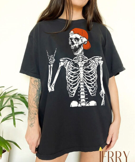 Retro Skeleton Halloween T-Shirt, Cool Stay Spooky Skeleton Hands Shirt, Skeleton Hands Shirt, Horror Shirt, Skull Shirt, Spooky Season