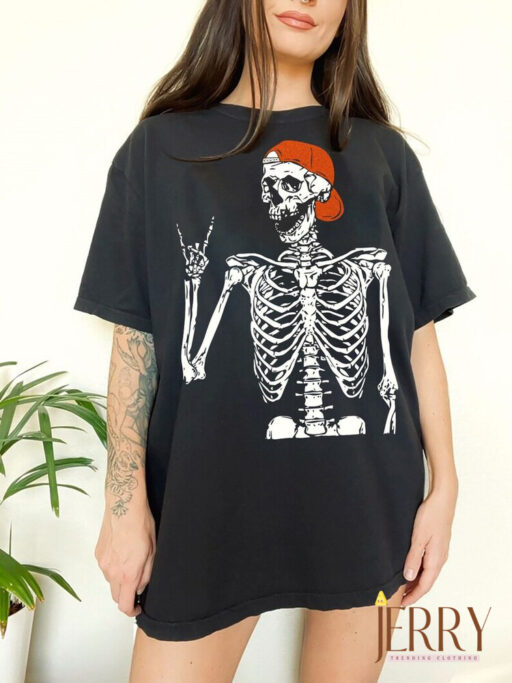 Retro Skeleton Halloween T-Shirt, Cool Stay Spooky Skeleton Hands Shirt, Skeleton Hands Shirt, Horror Shirt, Skull Shirt, Spooky Season