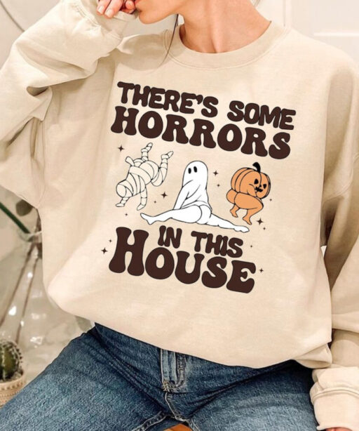 There's Some Horrors In This House Sweatshirt, Retro Halloween Comfort Color Shirt, Funny Halloween Shirt, Funny Pumpkin Shirt,Spooky Season