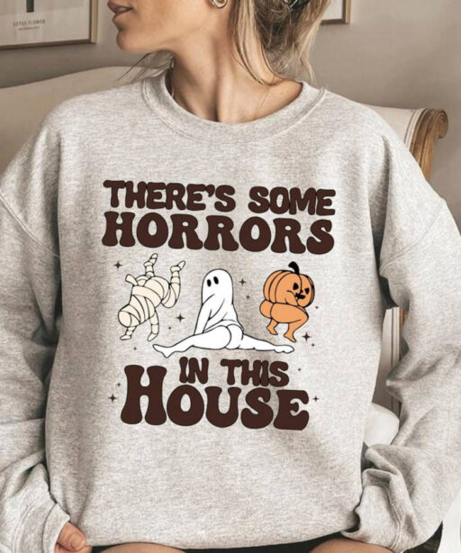 There's Some Horrors In This House Sweatshirt, Retro Halloween Comfort Color Shirt, Funny Halloween Shirt, Funny Pumpkin Shirt,Spooky Season