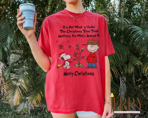 Vintage Disney Christmas Tree Shirt, Snoopy Christmas, Cartoon Disneyland, Snoopy Christmas Tree, xmas snoopy, Merry christmas, disney trip