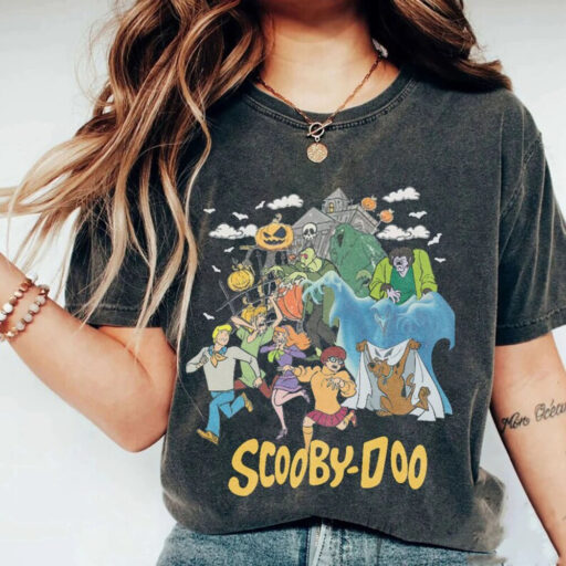 Vintage Scoobydoo shirt, scoobydo shirt, Horror Movie shirt, Disney Halloween, trick or treat shirt, 90s horror movie shirt, ruh roh shirt