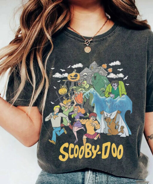 Vintage Scoobydoo shirt, scoobydo shirt, Horror Movie shirt, Disney Halloween, trick or treat shirt, 90s horror movie shirt, ruh roh shirt