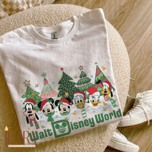 Vintage Walt Disney worlds shirt, Christmas Disney shirt, vintage disney xmas tree, Mickey and Friends, Xmas Holiday, Disney Family xmas tee