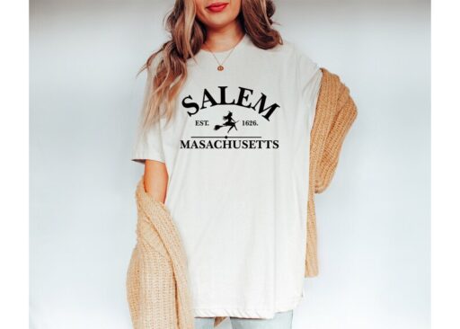 Salem Massachusetts Shirt,Halloween Sweatshirt,Halloween Witch Women's Sweatshirt,Sanderson Sisters Sweatshirt,Halloween Shirt,Spooky Vibes