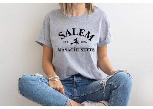 Salem Massachusetts Shirt,Halloween Sweatshirt,Halloween Witch Women's Sweatshirt,Sanderson Sisters Sweatshirt,Halloween Shirt,Spooky Vibes