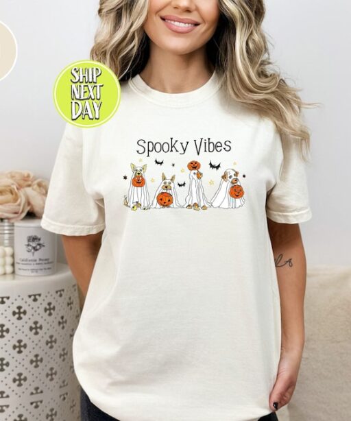 Ghost Dog Friends T-Shirt, Spooky Vibes Dog Shirt, Dog Lovers Halloween TShirt,Dog Mom Halloween T-Shirt,Halloween Party, Spooky Season-HC46