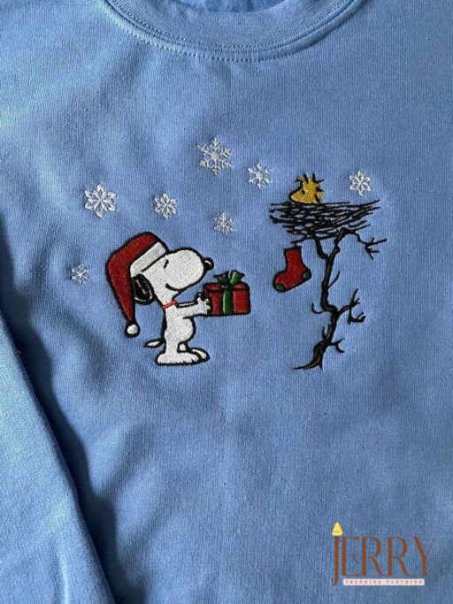 Christmas Embroidery Sweatshirt,Snoopy Christmas Embroidered Sweatshirt,Custom Embroidery Sweatshirt, Y2K Style Embroider.