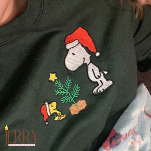 Christmas Embroidery Sweatshirt,Snoopy Christmas Embroidered Sweatshirt,Custom Embroidery Sweatshirt, Y2K Style Embroider.