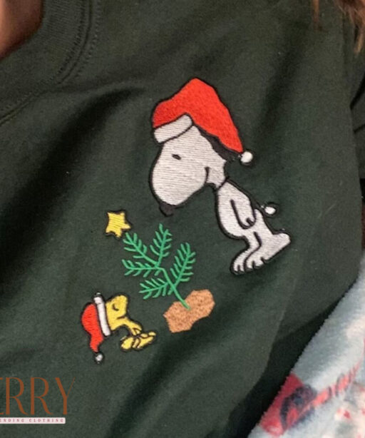 Christmas Embroidery Sweatshirt,Snoopy Christmas Embroidered Sweatshirt,Custom Embroidery Sweatshirt, Y2K Style Embroider.