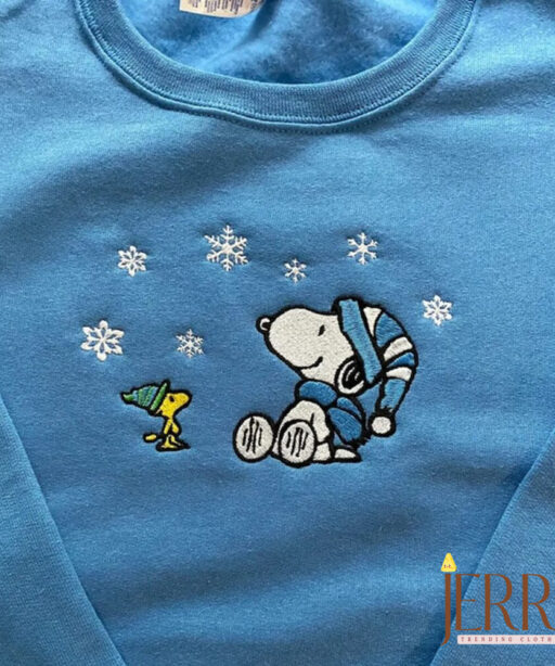 Christmas Embroidery Sweatshirt,Snoopy Christmas Embroidered Sweatshirt,Custom Embroidery Sweatshirt, Y2K Style Embroider.