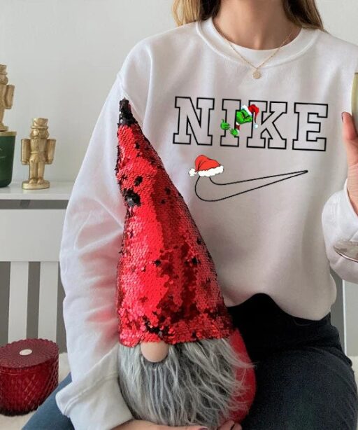 Vintage Nike Sweatshirt Matching Grinch And Christmas Hat