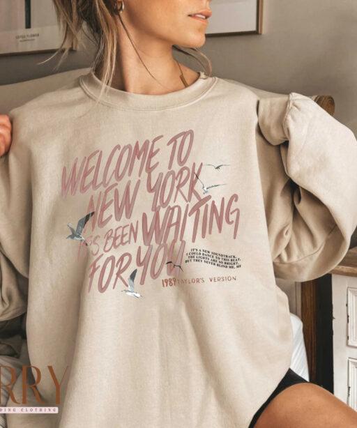 Vintage 1989 Taylor's Version Welcome To New York Sweatshirt