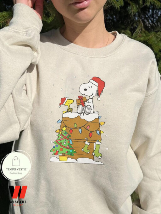 Retro The Peanuts Snoopy Woodstock Christmas Sweatshirt