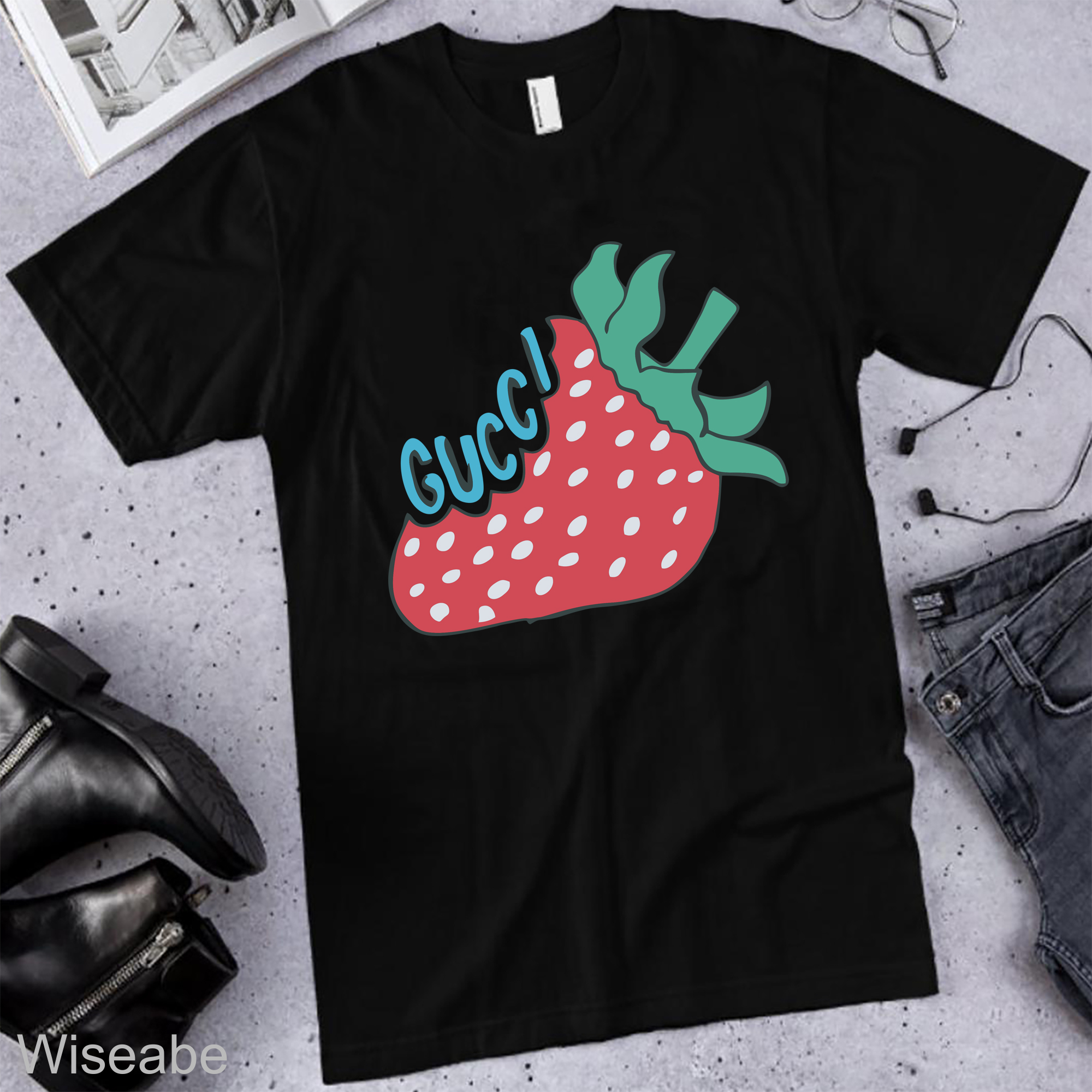 値下‼️ GUCCIストロベリーTシャツ-