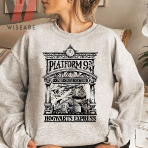 Retro Hogwarts Express Platform 9 3/4 Hogwarts Sweatshirt