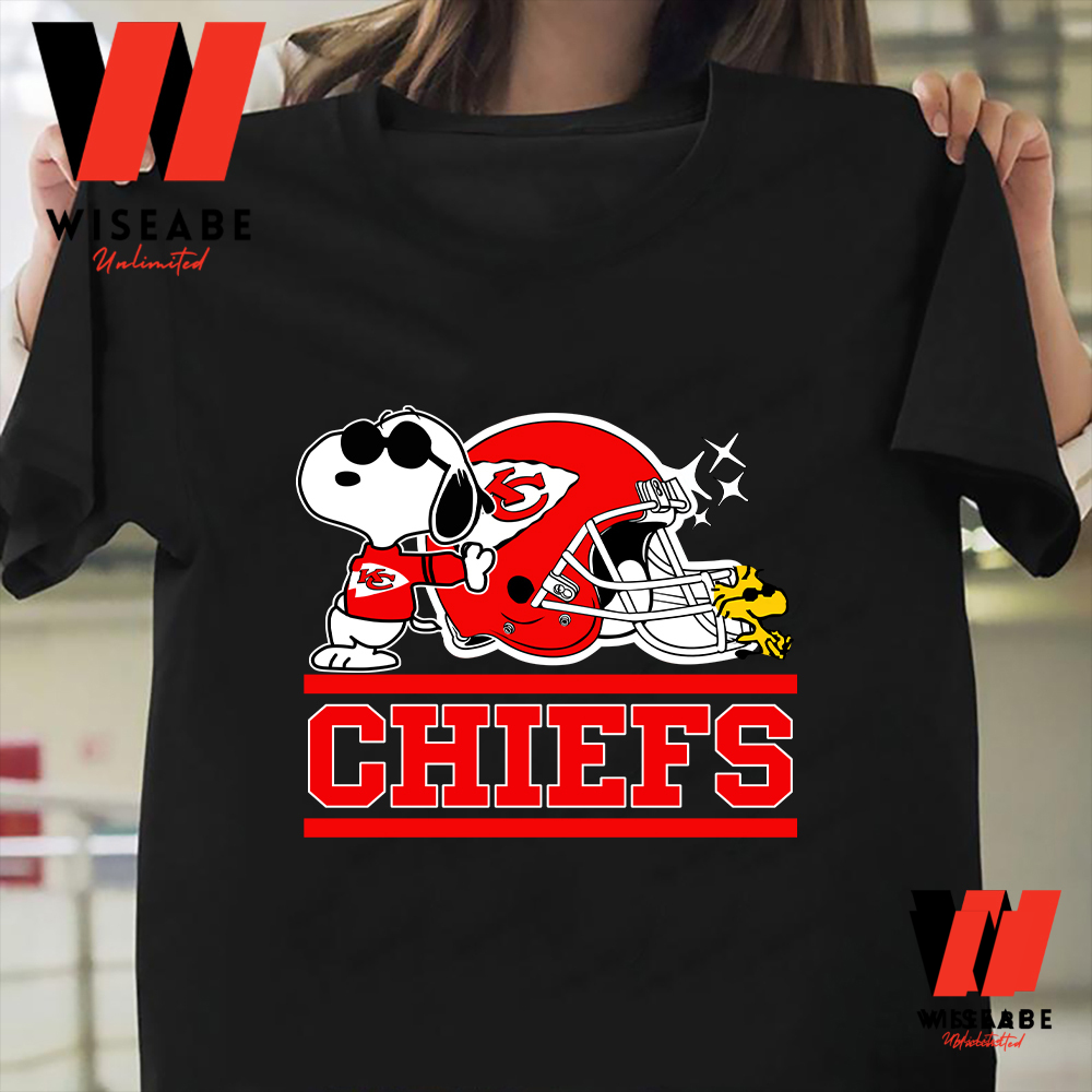 Kansas City Chiefs Football Peanuts T Shirt, Valentines Day Gift