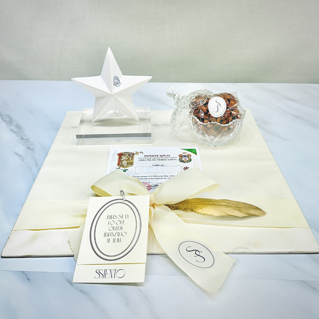 Kit Selecto 22 de condolencias con estrella blanca, nueces garapiñadas, patente y moño crema