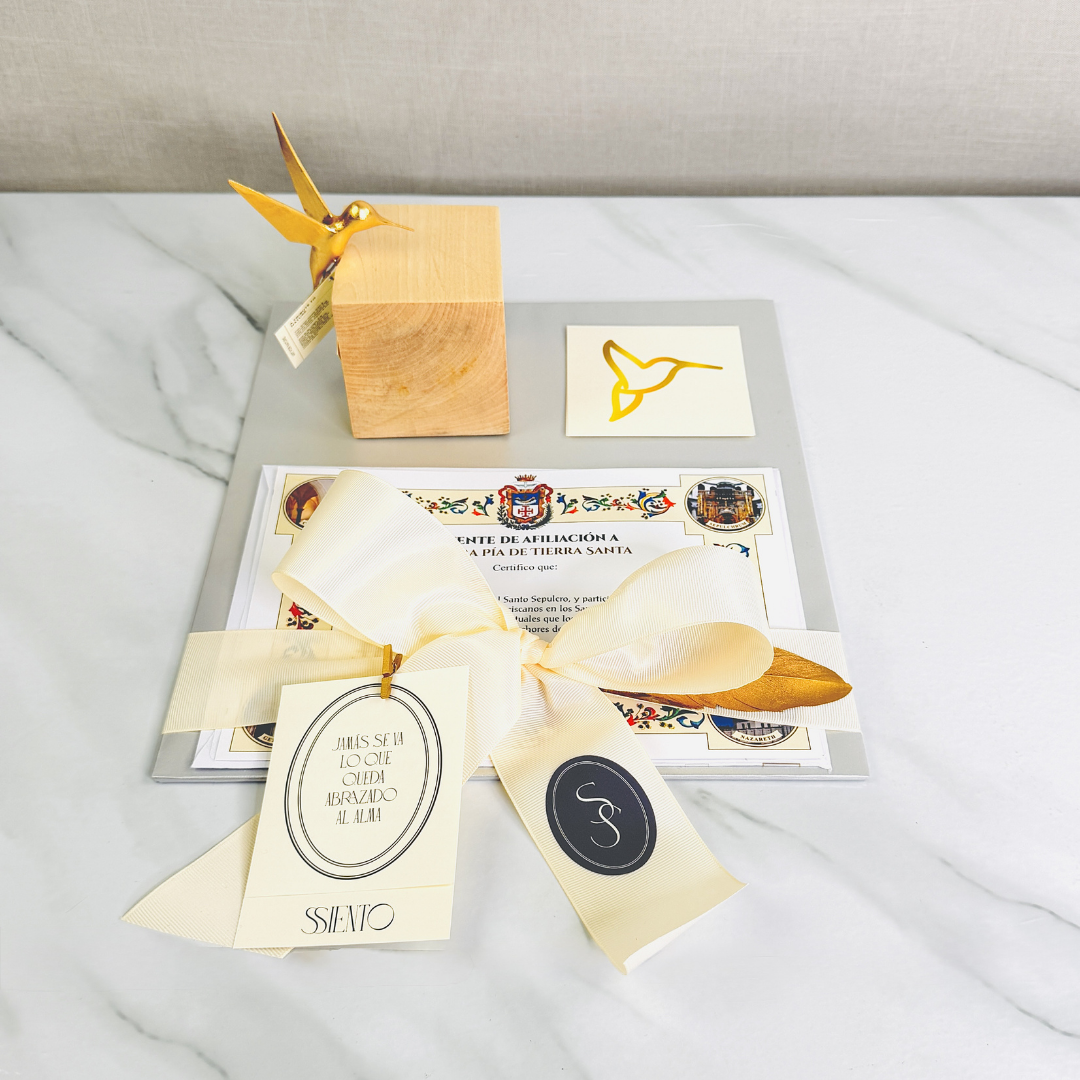Kit Selecto 25 de condolencias con colibrí dorado, patente de Tierra Santa, tarjeta y moño