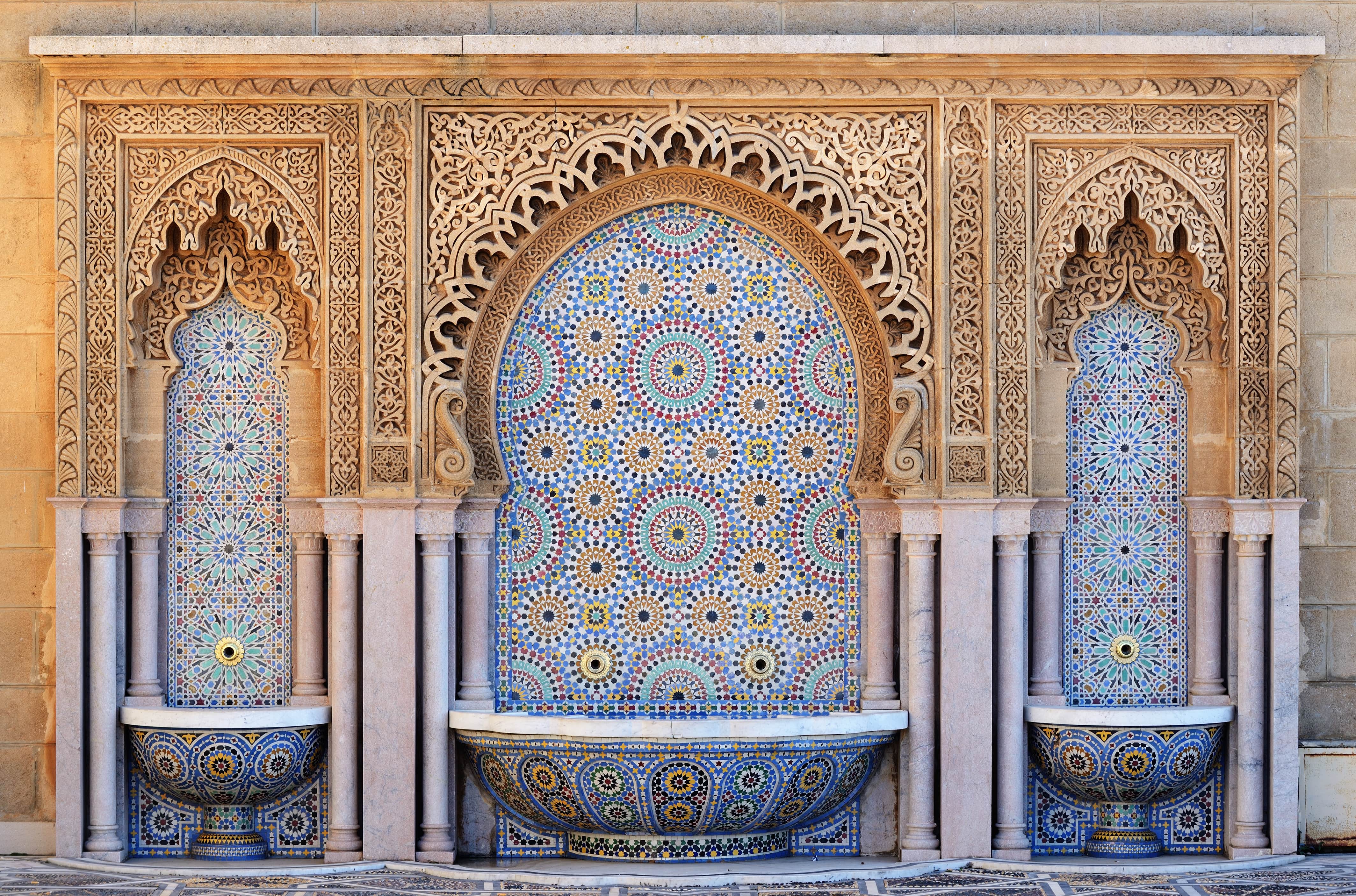 Fontaines marocaines en mosaiques, décor typique marocain