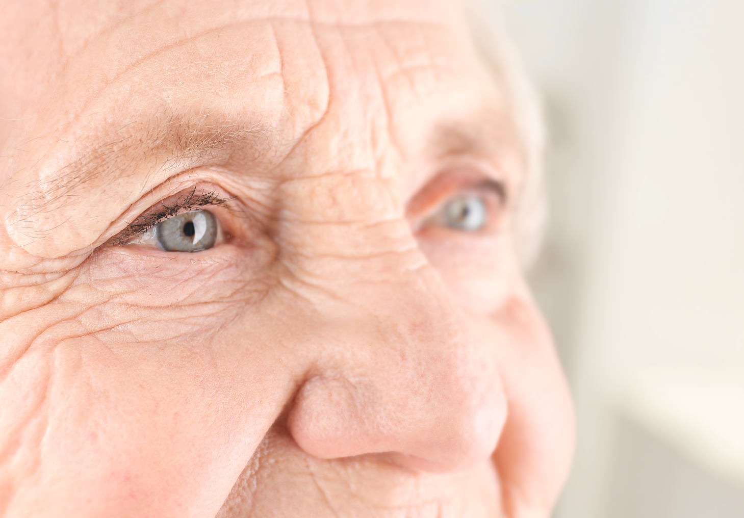 Visage d'une personne âgée