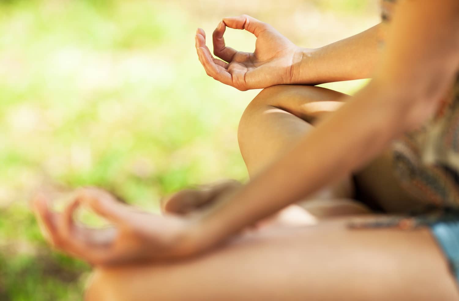 Kabar baik, bahwa meditasi dapat menjadi alat yang ampuh untuk meredam tinnitus Anda, baik digunakan sendiri atau dengan perawatan lain.