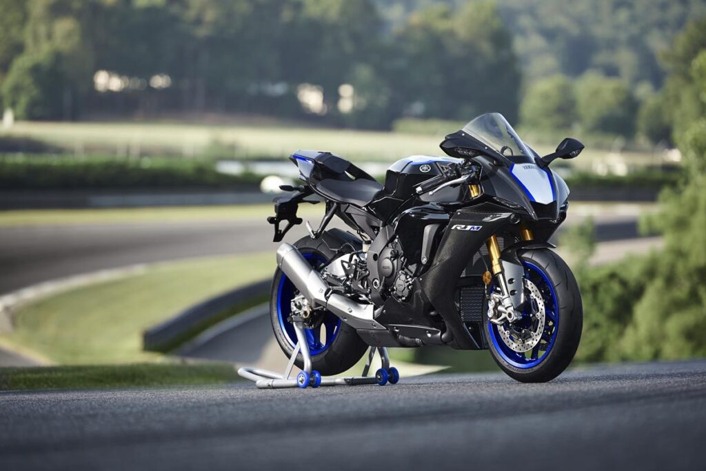 Yamaha Unveils The New 2020 Yzf-r1 And Yzf-r1m