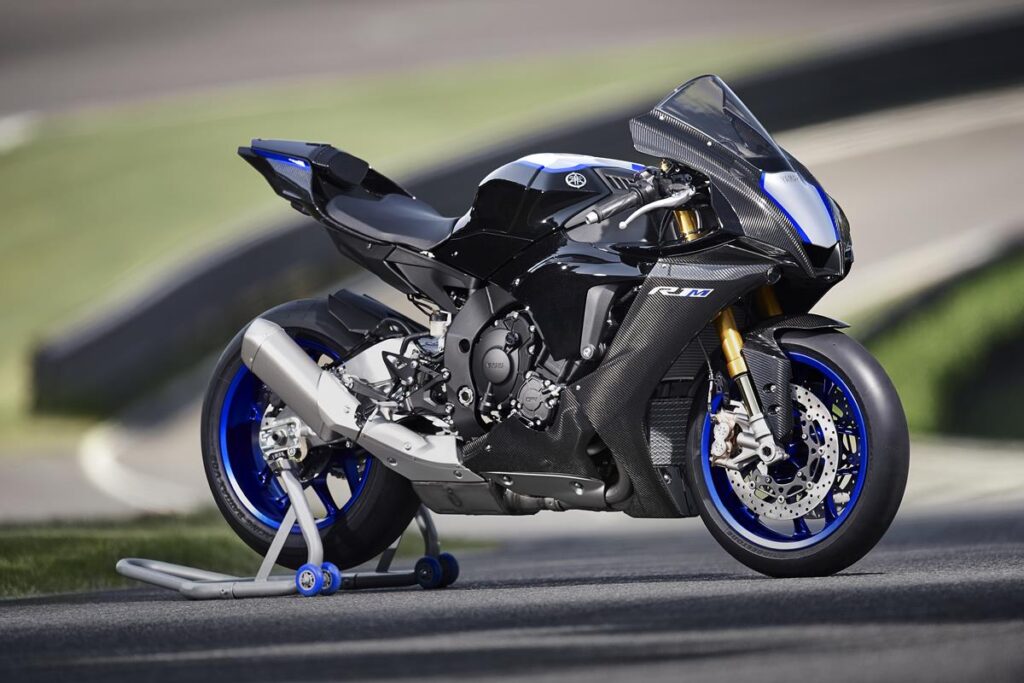 Yamaha unveils the new 2020 YZF-R1 and YZF-R1M