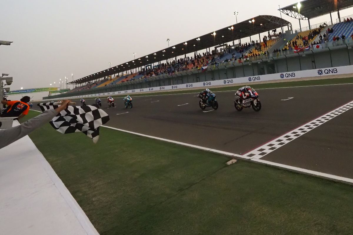 Arenas fights off McPhee to take KTM’s 100th win