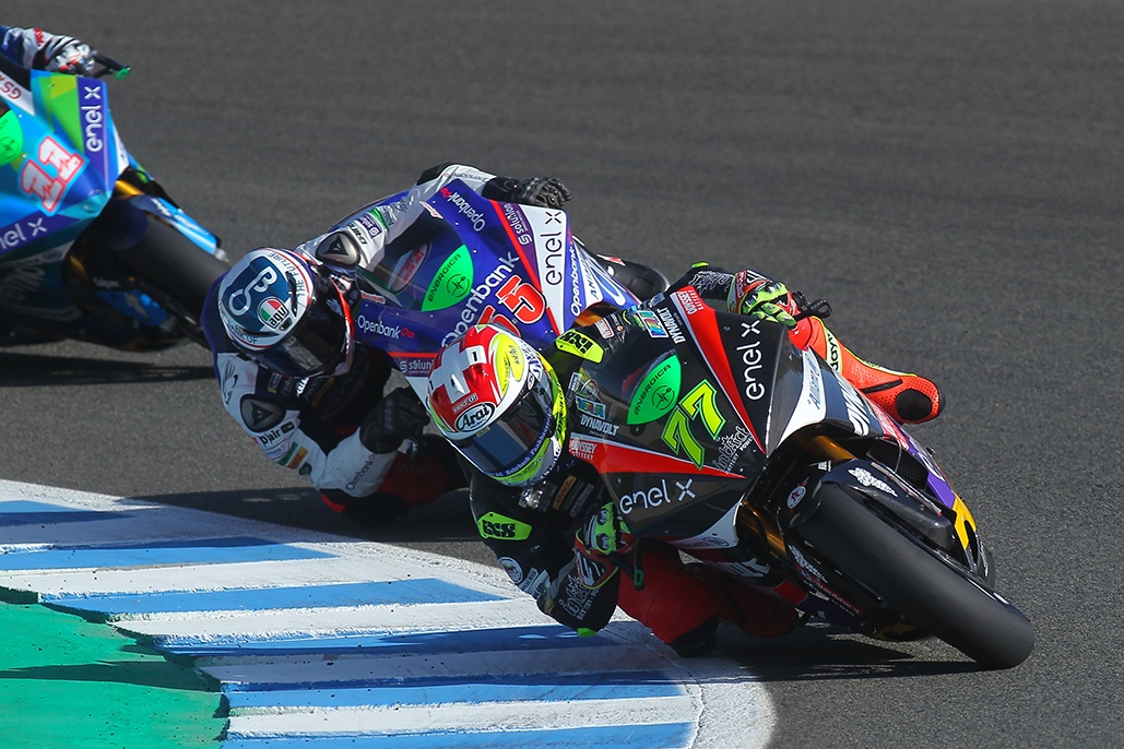 Aegerter escapes the melee to take maiden MotoE™ win