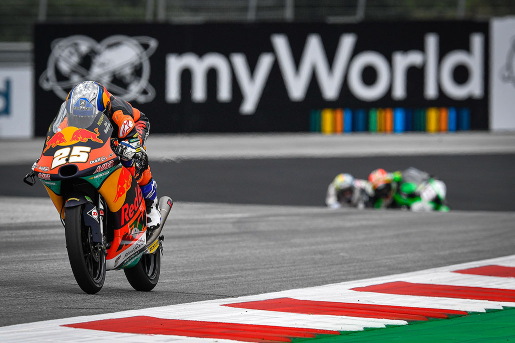 Fernandez takes home pole for Red Bull KTM Ajo