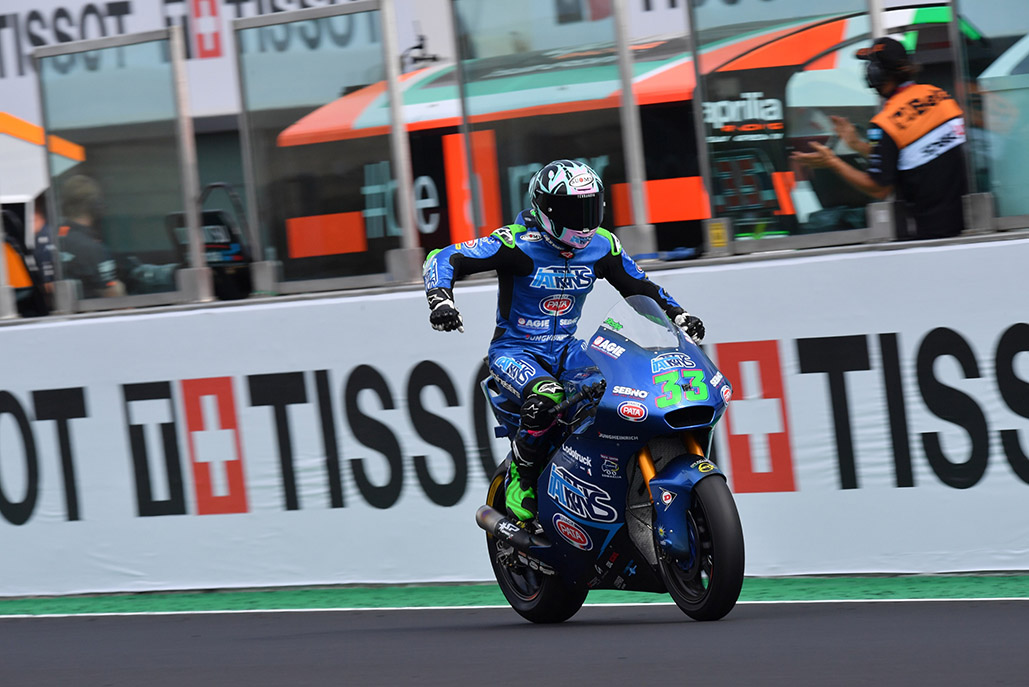 Bastianini bolts through the chaos to get back on top