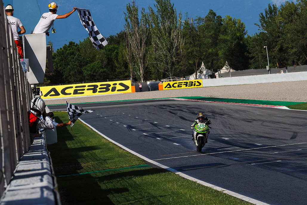 Booth-Amos masters the conditions to claim stunning maiden WorldSSP300 victory