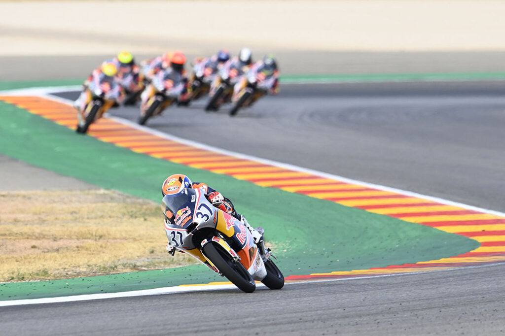 Acosta takes it to another level in Rookies Cup Race 2 at Aragón