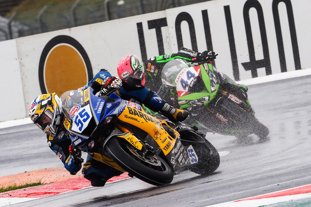 Locatelli and Mahias battle it out for WorldSSP Race 1 at soaking Magny-Cours