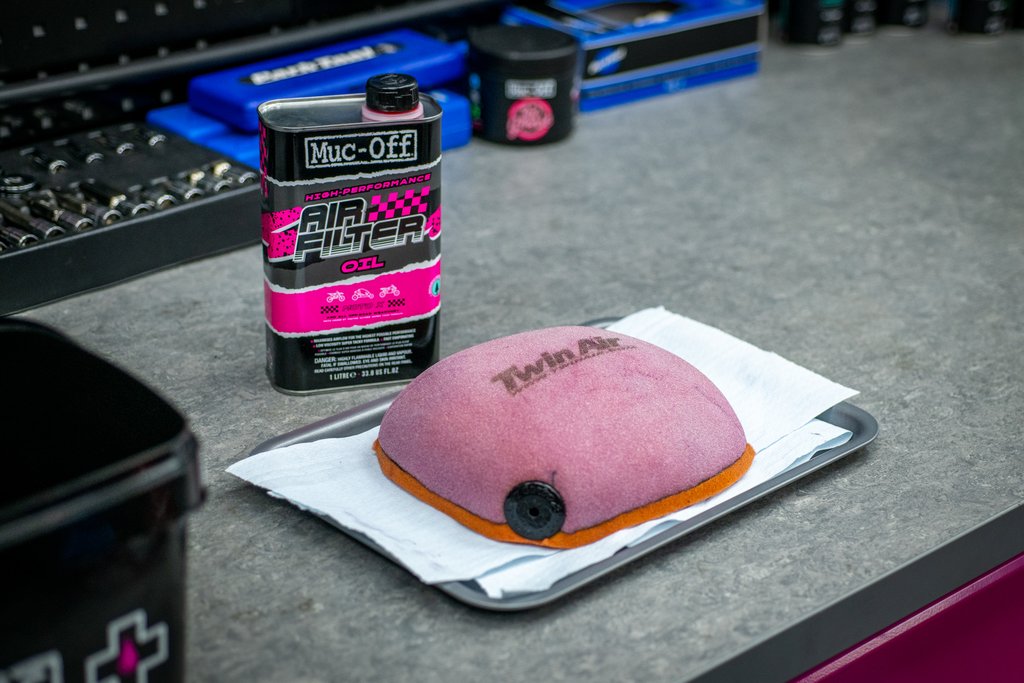 Muc Off Launches New Air Filter Cleaner And Oil Range 02