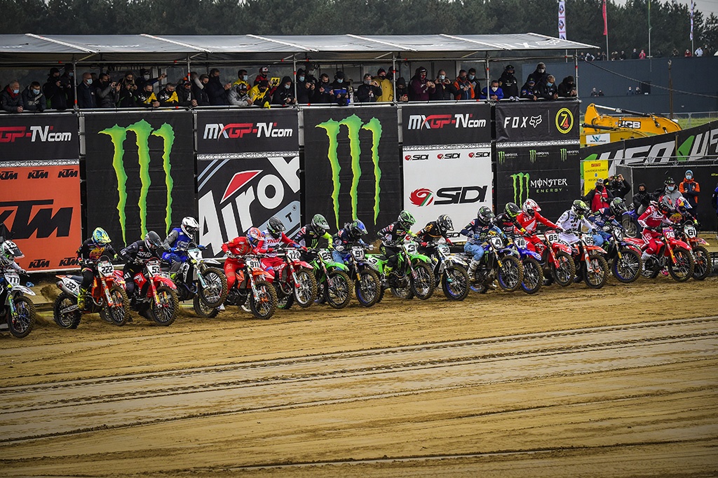 The fun in the sand continues, with a mid-week special in Lommel for the MXGP of Limburg!