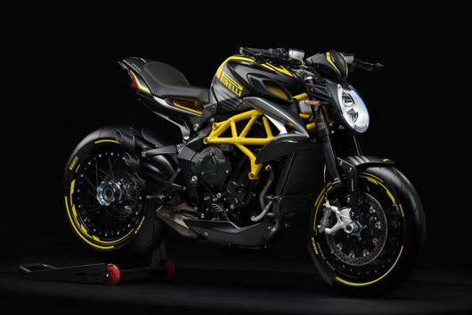 Dragster 800 Rr Pirelli The Latest Creation From Mv Agusta And Pirelli Design
