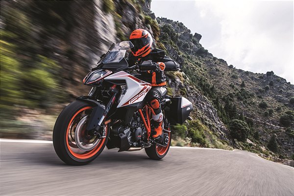 More Tour, More Roar: 2019 KTM 1290 Super Duke GT & R