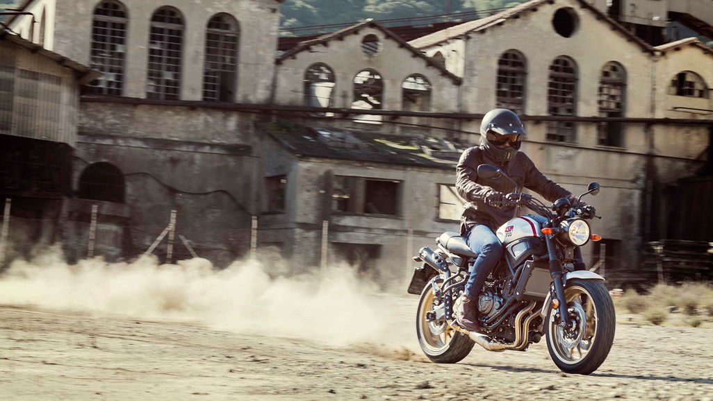 New Xsr700 Xtribute: Yamaha’s Retro Faster Sons Scrambler