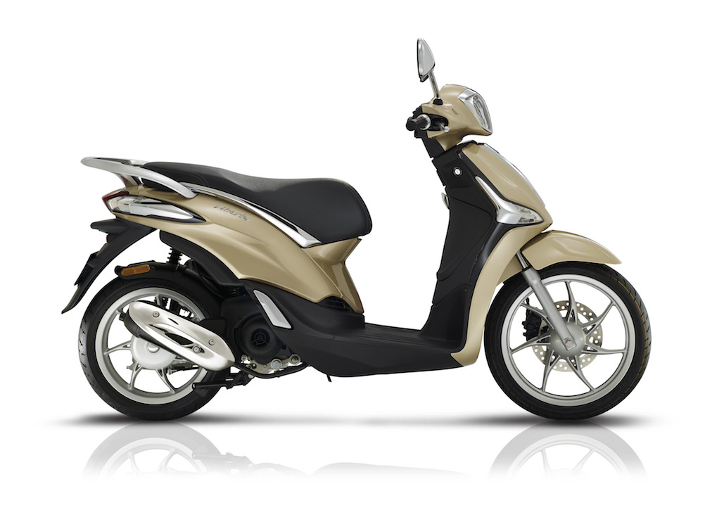 Piaggio Liberty 125 Exterior and Interior 