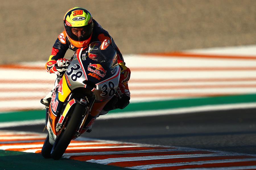 Salvador in front when it counted – Rookies Race 1 in Valencia