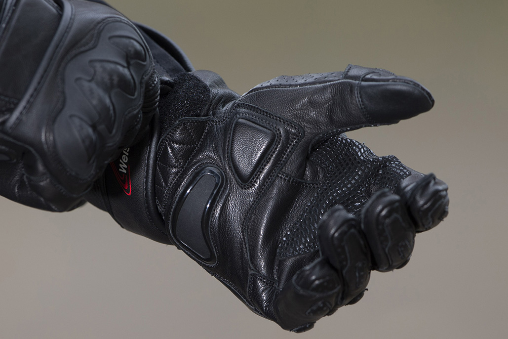 Weise Apex Glove – Short And Sporty