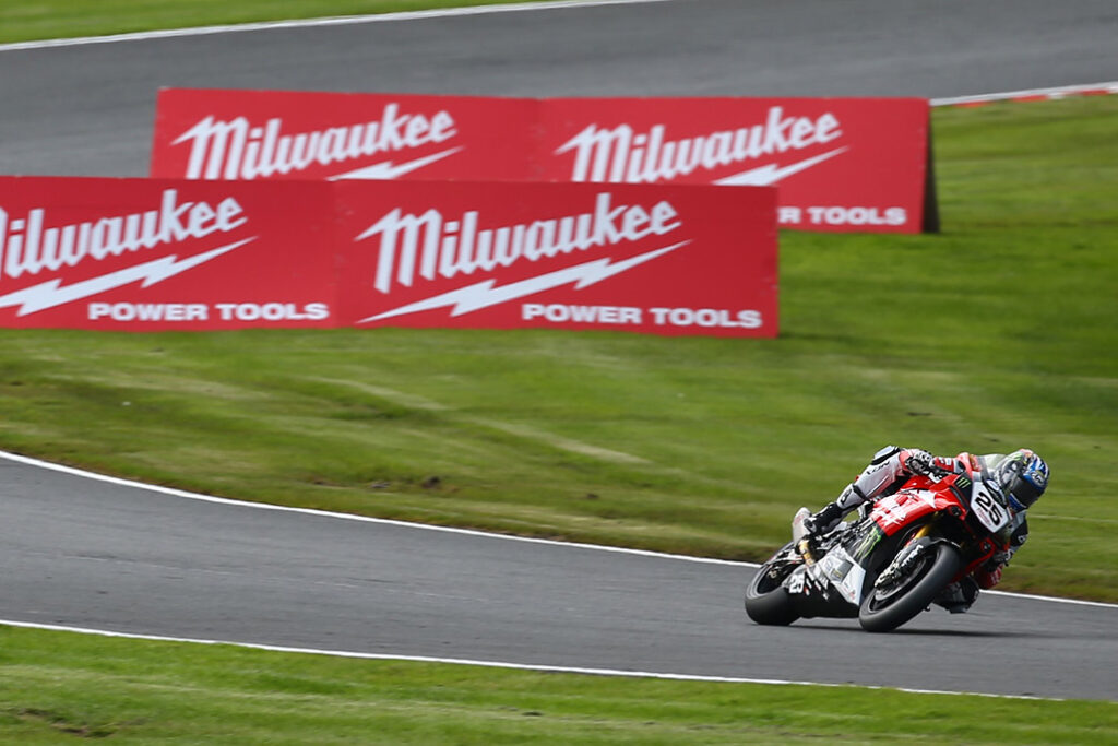 Milwaukee powers into new partnership with the Bennetts British Superbike Championship