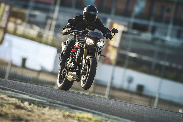 All-new 2016 Speed Triple arrives in dealerships across the UK