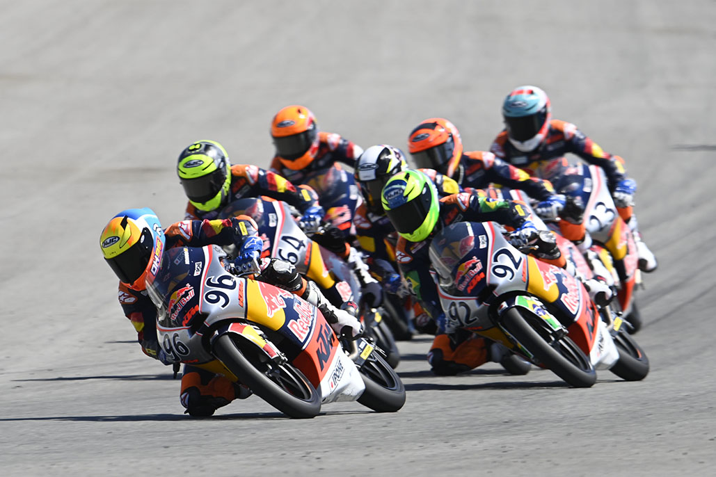 Daniel Holgado takes Jerez Race 2 Rookies Cup thriller