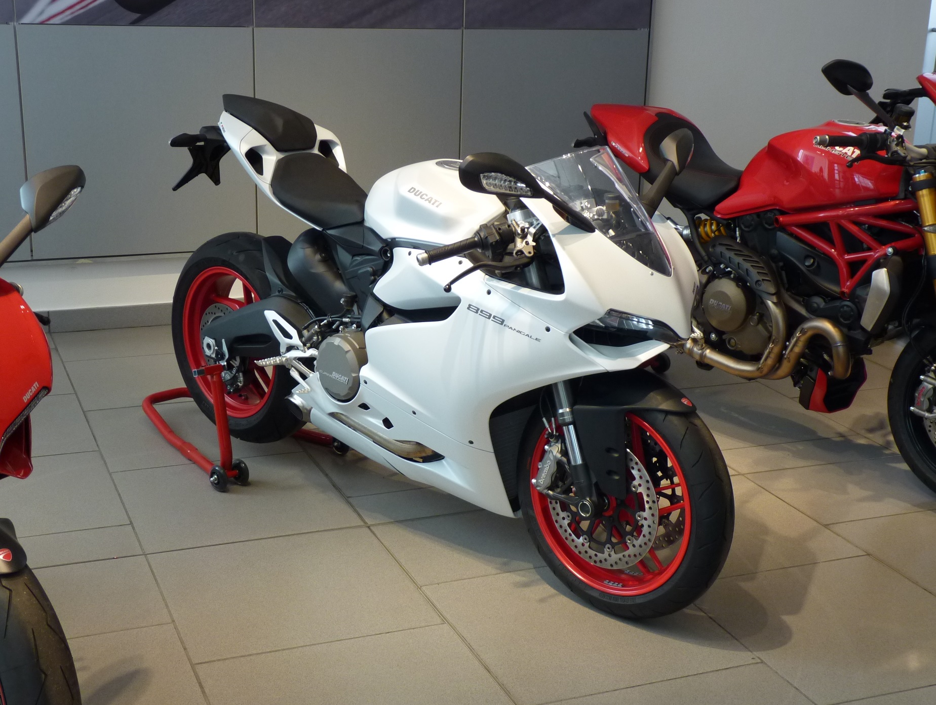 Ducati UK concludes 2013 with a final flourish to the year