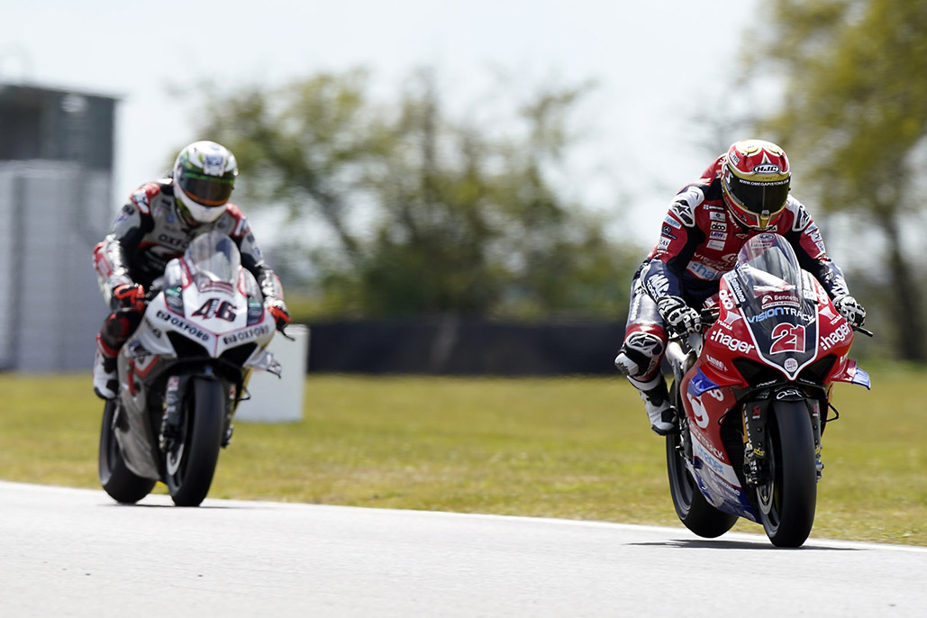 Iddon sets the pace on Snetterton return as testing continues for Bennetts BSB contenders